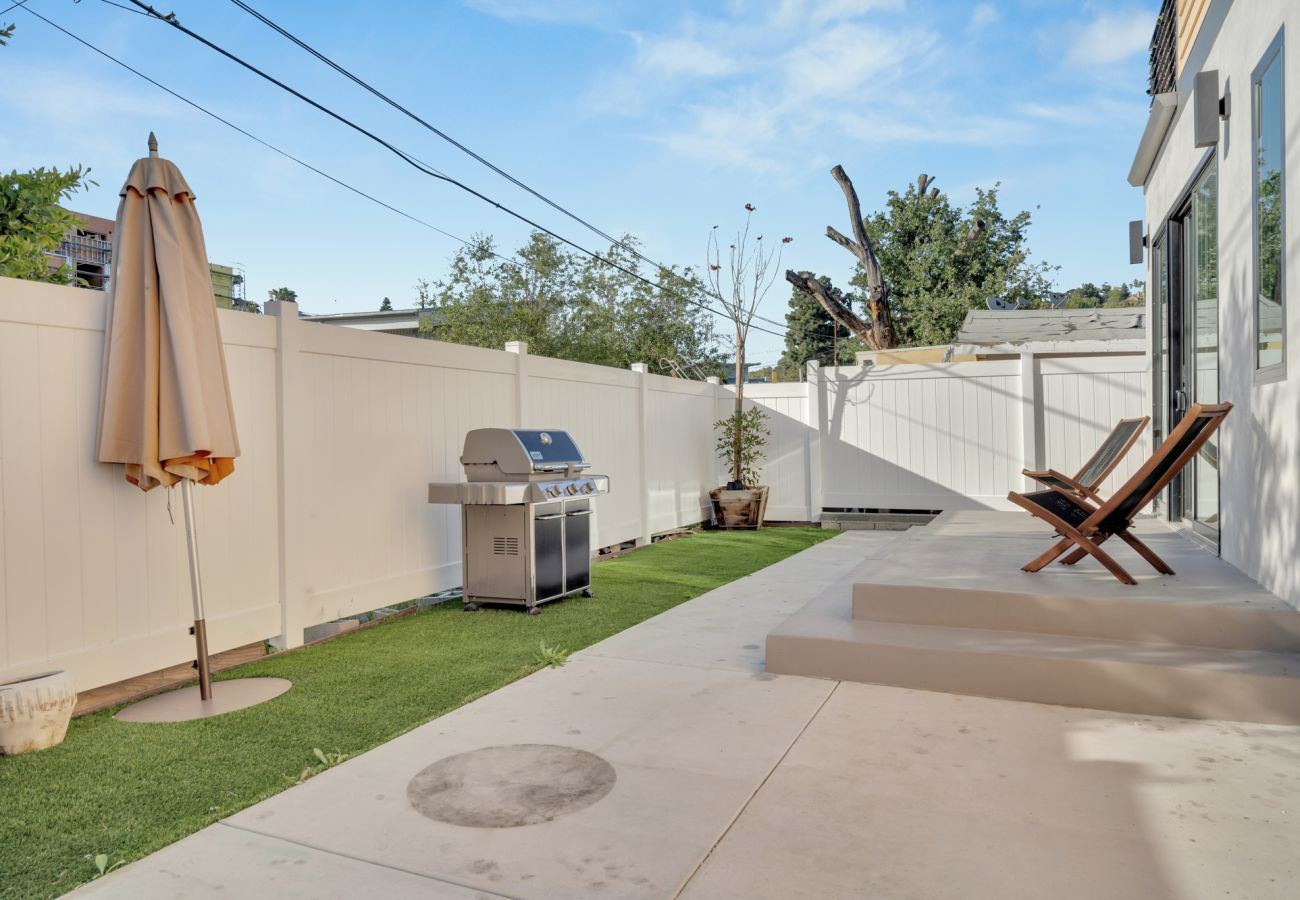 Casa en Silver Lake - LA Modern Tri-Level Oasis with RooftopViews