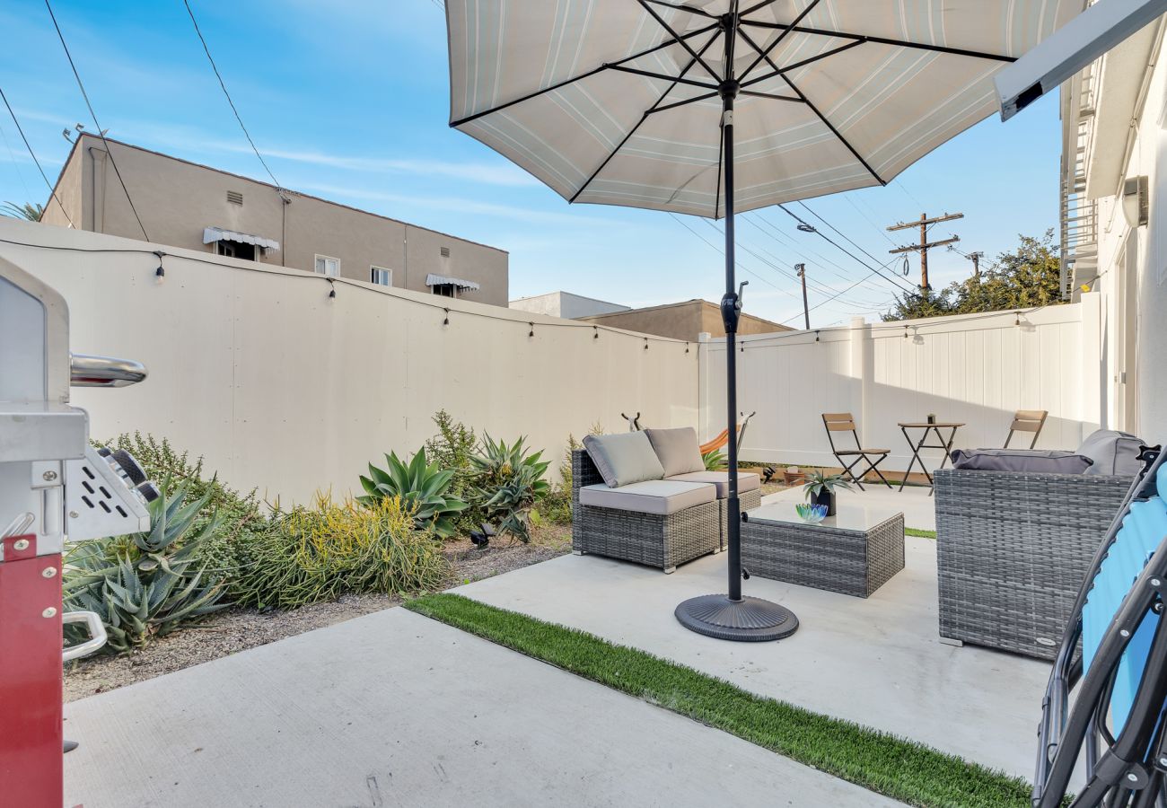 Casa en Los Angeles - LUXE | 5 BDRM Rooftop, Backyard, ADU