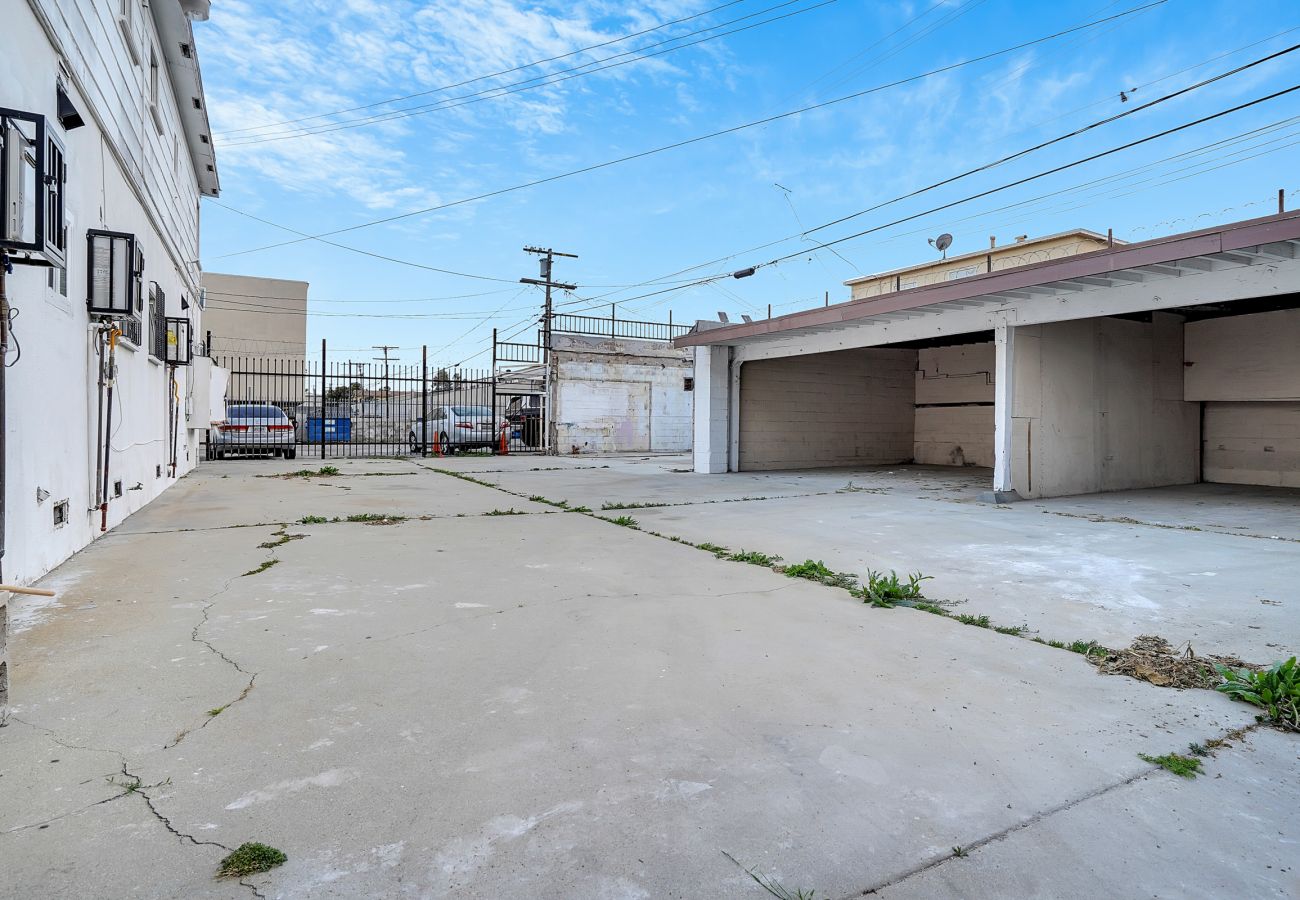 Departamento en Los Angeles - NEW | Bright and Cheerful Gated Townhome