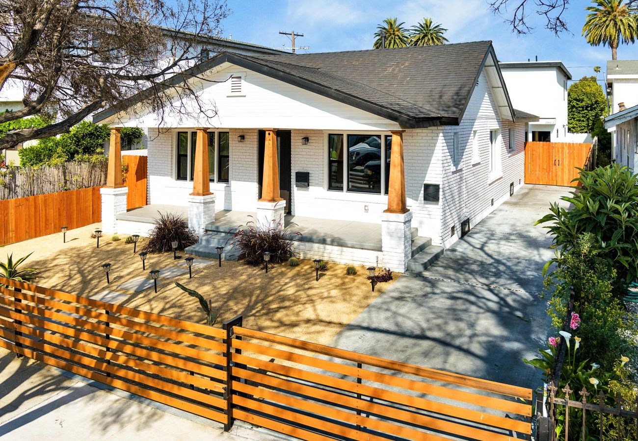 Casa en Los Angeles - Elegant Craftsman Home