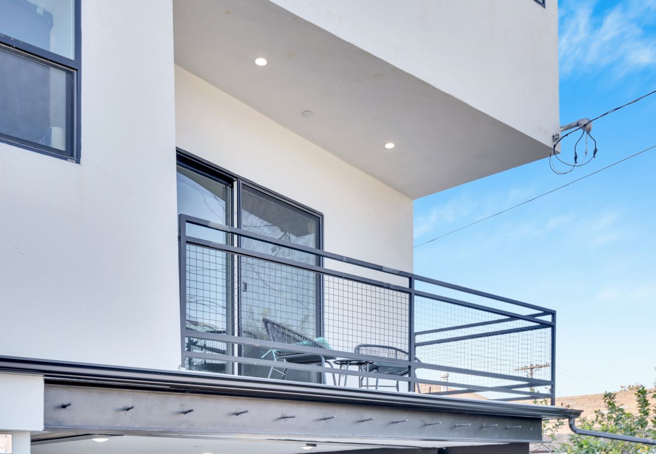Townhouse in Los Angeles - LUXE | Views Los Angeles Rooftop Townhome
