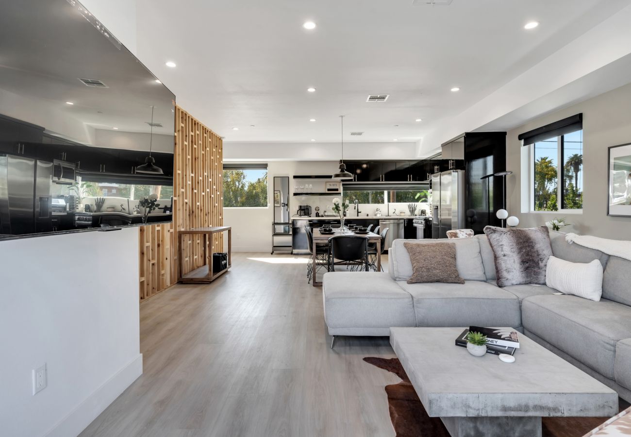 House in Los Angeles - LUXE | The Compound
