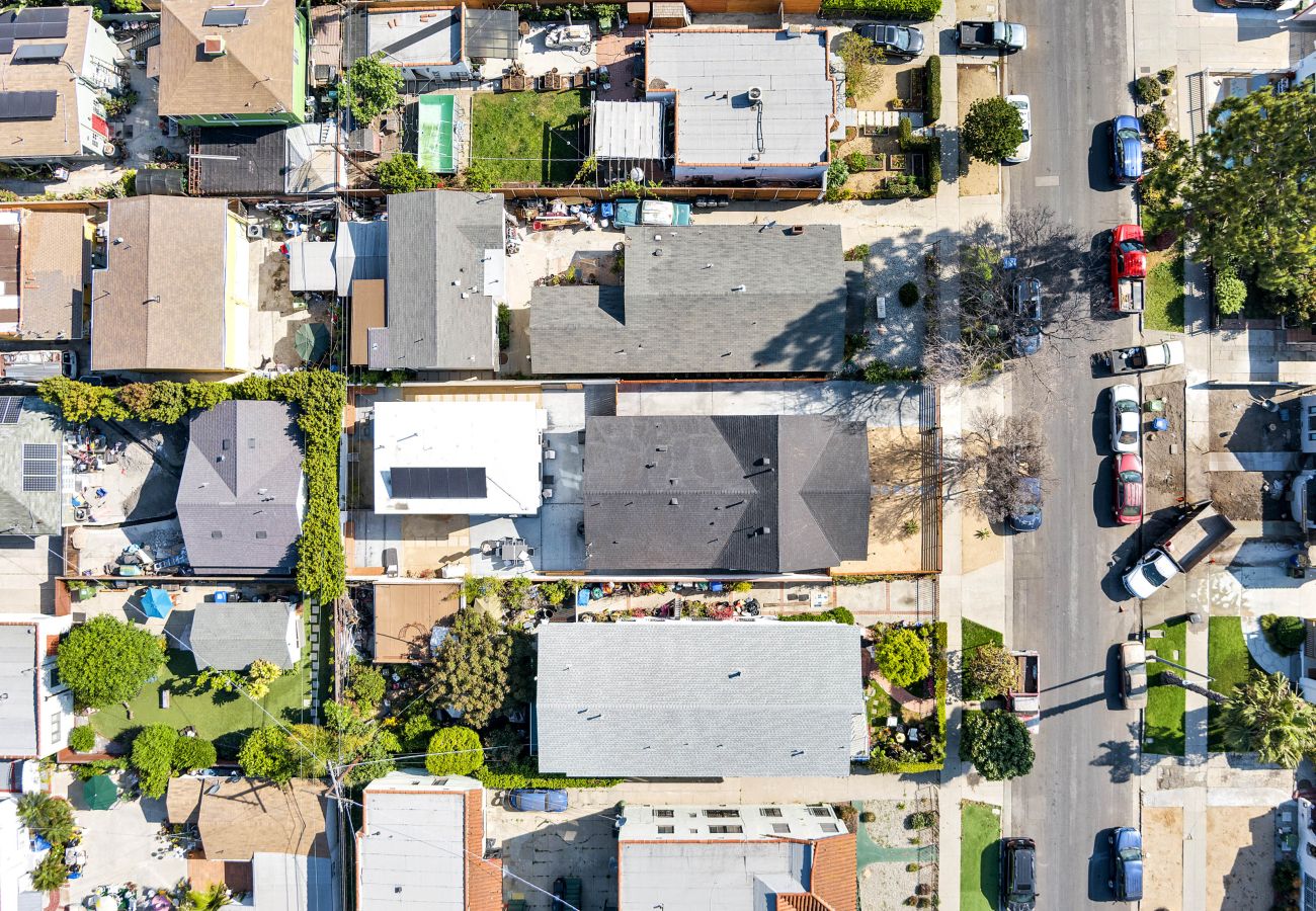 House in Los Angeles - Elegant Craftsman Homes with ADU & Private Yards 